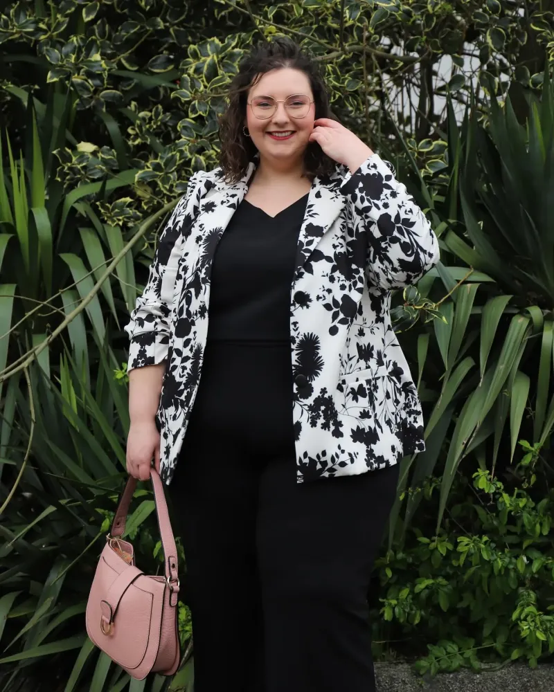 veste noire et blanche
